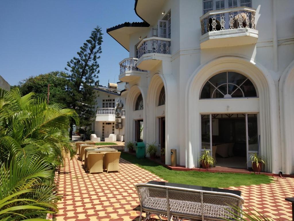 Sunset Beach Resort Candolim Exterior photo